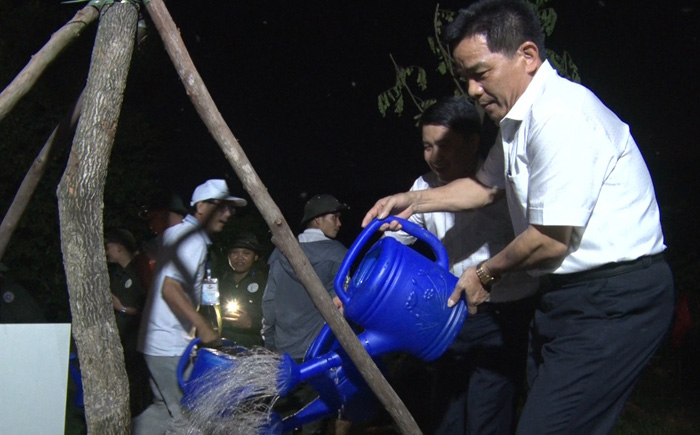 Phó Bí thư Thường trực Tỉnh ủy Lê Văn Dũng dự lễ phát động trồng cây gây rừng tại Nông Sơn