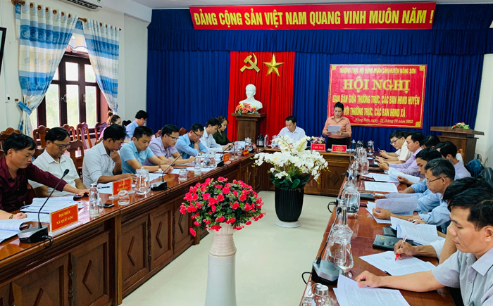 Thường trực HĐND huyện Nông Sơn giao ban với Thường trực HĐND, các Ban HĐND xã