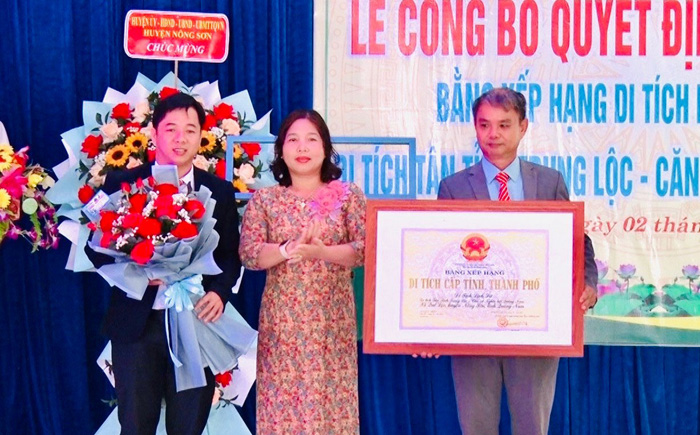 Xã Quế Lộc đón Bằng xếp hạng Di tích lịch sử cấp tỉnh Tân Tỉnh Trung Lộc