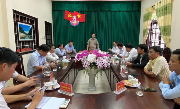 Thường trực Huyện ủy gặp mặt cán bộ điều động, luân chuyển